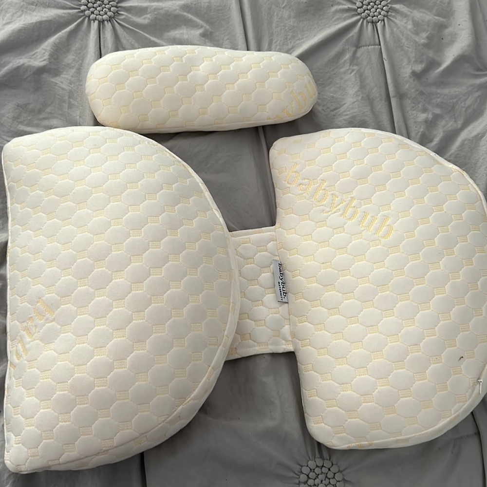 Babybub maternity pillow